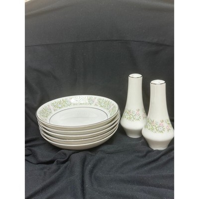 Taihei China Springtime White Floral 5 Bowls and Salt Pepper Shakers Set