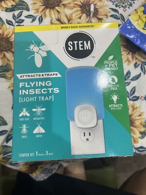 STEM Light Trap Attracts and Traps Flying Insects Starter Kit 1 Device ...