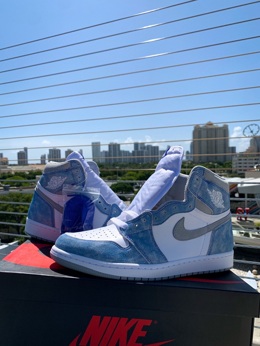 Nike Air Jordan 1 Retro High OG Hyper Royal (2021) (Size Nike Air Jordan 1 Retro High OG Hyper Royal (2021) (Size