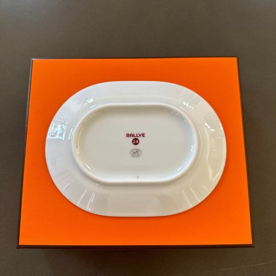 Hermes Rallye 24 Pair Of Oval Shaped Plate White With Box Hermes Rallye 24 Pair Of Oval Shaped Plate White With Box