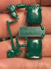 VINTAGE CRACKER JACK PRIZE 60S SNAP TOGETHER CHICK IN EGG LEVER TOY HARD PLASTIC