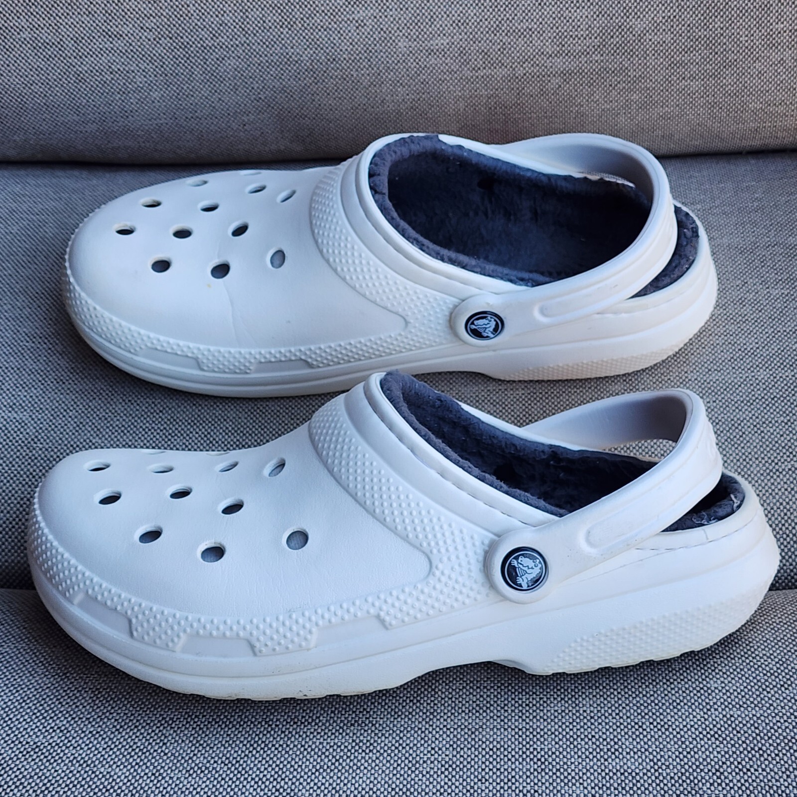 white fuzzy crocs men