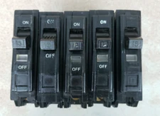 LOT OF 5 SQUARE D 15 Amp Circuit Breaker QO115 - Plug-In 1 Pole 120 Volt AB