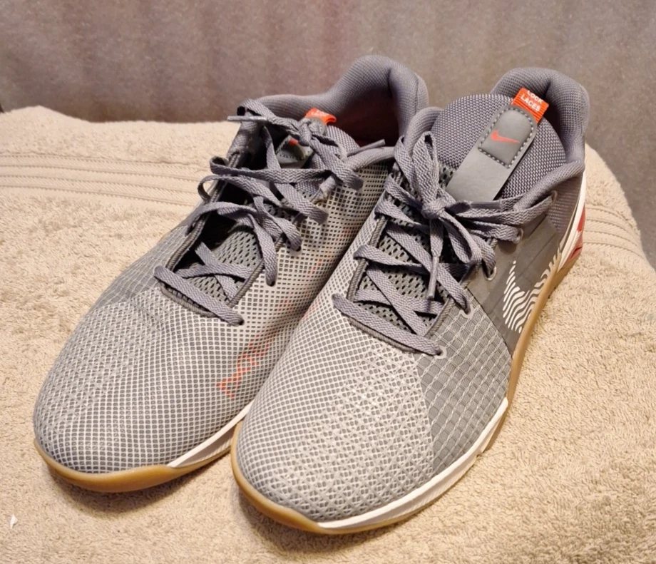Nike Metcon 8 Flat Pewter Light Crimson for Sale  display picture 3