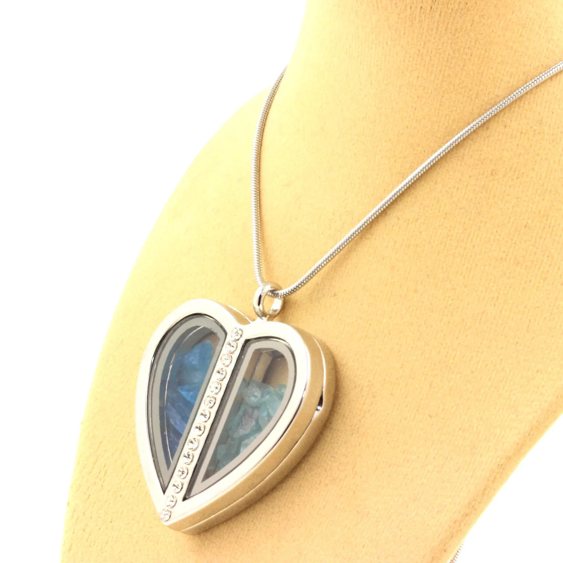 Pendentif Apatite bleu néon en cœur, le cadeau romantique idéal avec collier original