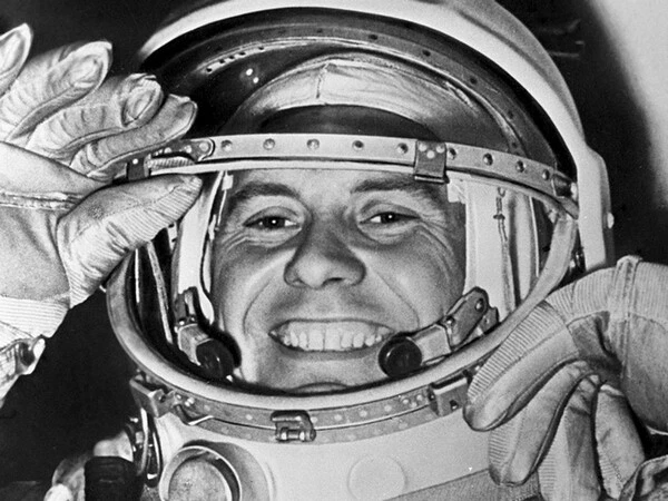 RARE STAMPS of Ukraine 50 years since the Space Flight of P. Popovich FULL SHEET - Image 4 of 4