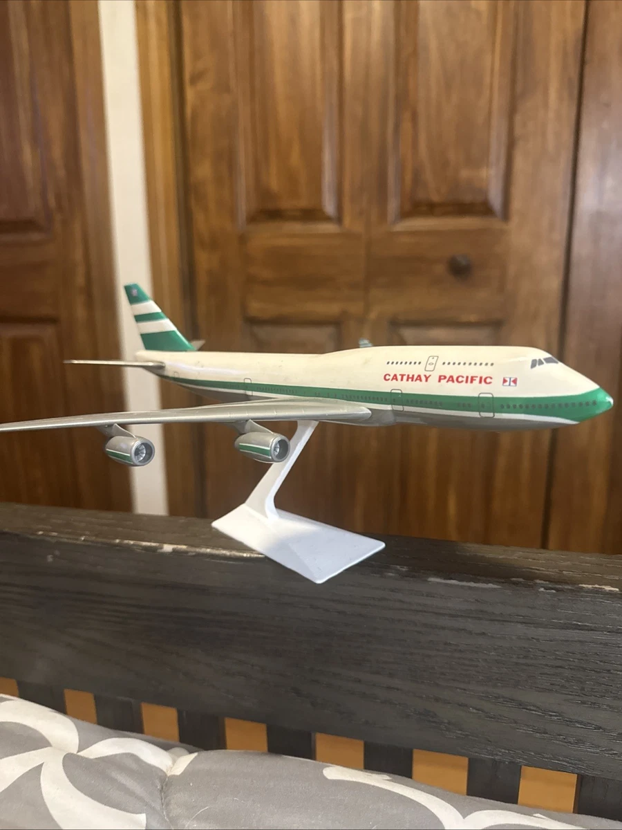 Коллекционные фигурки Cathay Pacific Airlines - огромный выбор по