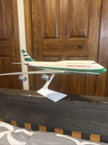 1:200 Used Plastic Cathay Pacific 747-400 VR-HOO Plane Model Jet Airliner Plane