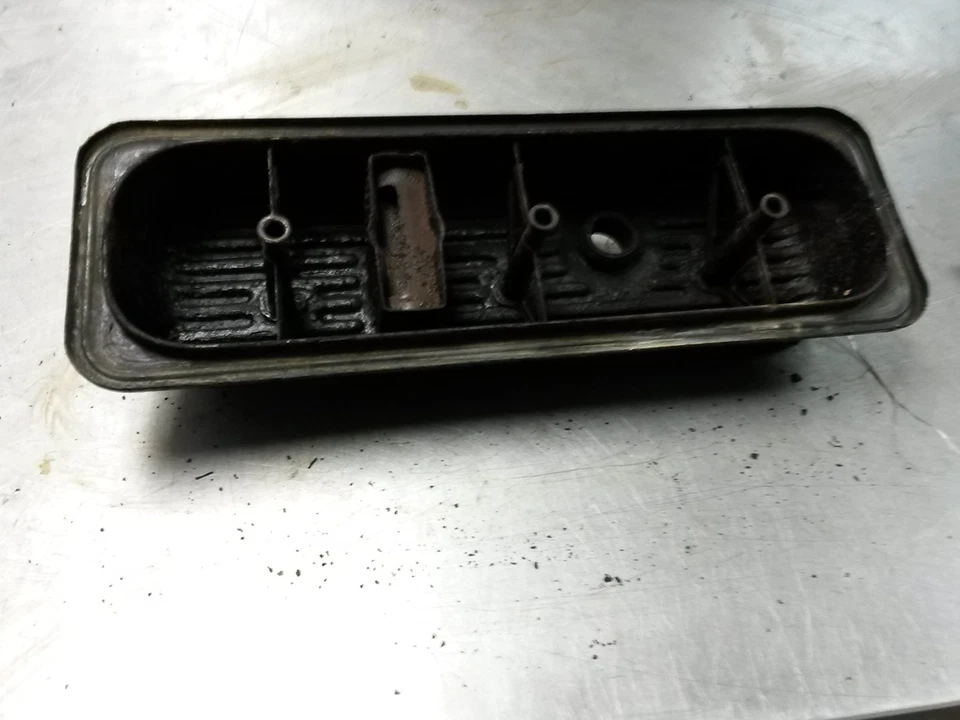 Right Valve Cover For 88-92 Chevrolet C1500  4.3 - Image 2 of 4