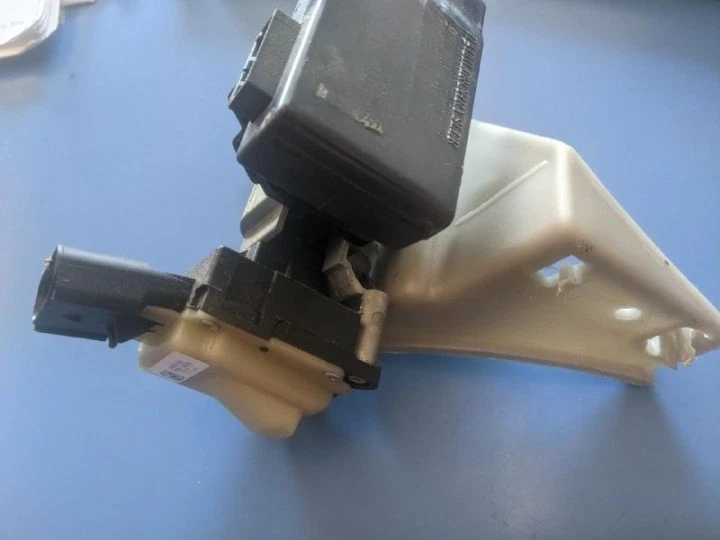 Conjunto de interruptor de encendido Dodge Nitro 2007-2011 con carcasa de cilindro y llave OEM Foto 3 de 4