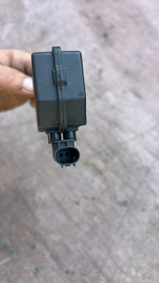 moteur de trappe de réservoir pour BMW SERIE1 F20 7270792 - Photo 3/4