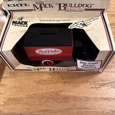 Ertl 1926 Mack Bulldog True Value Hardware Delivery Van Bank 1/38