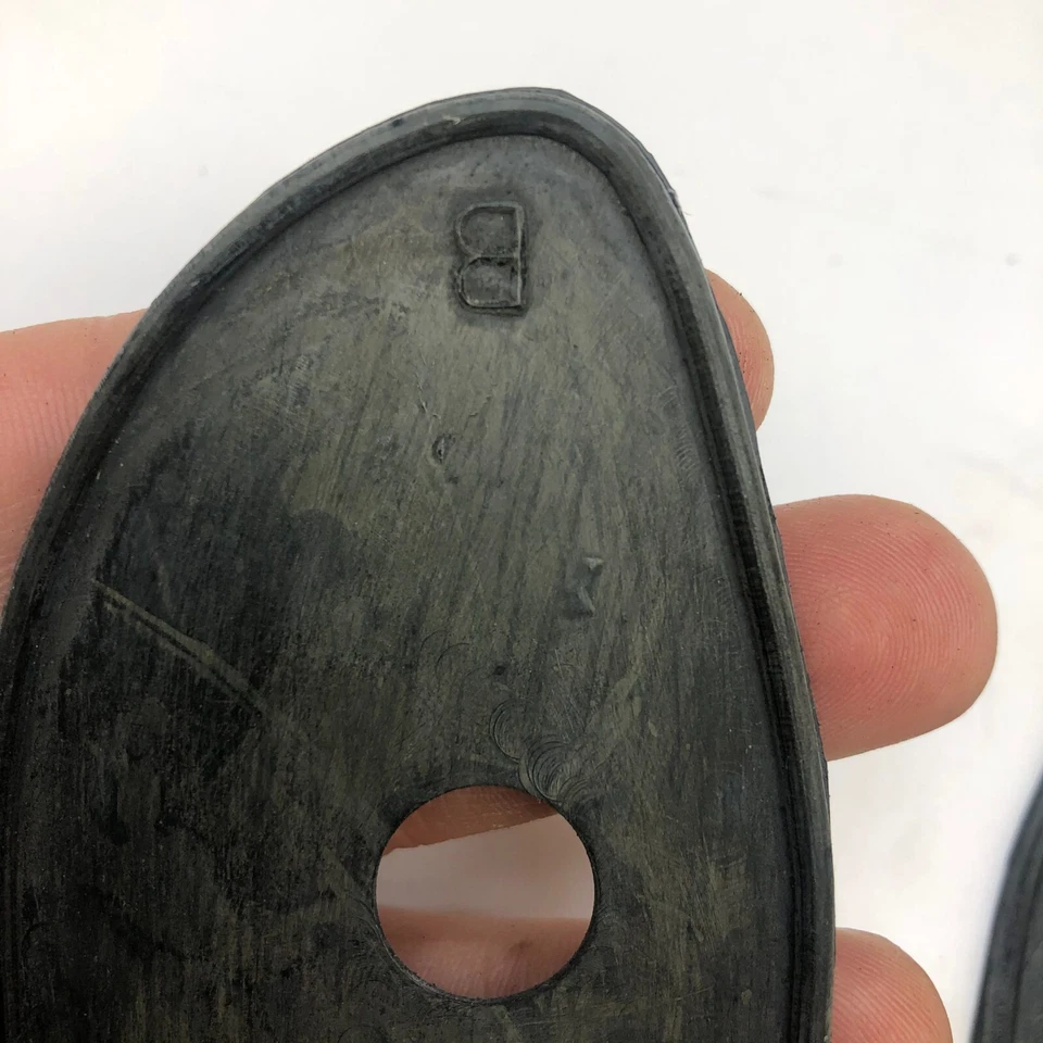 Par de almofadas de borracha para lanterna traseira esquerda e direita Dodge Chrysler 1937-1938 - Imagem 4 de 4