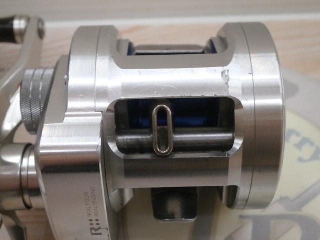 Daiwa Ryoga BJ Bay Jigging C2020Pe-H Baitcast Reel Right