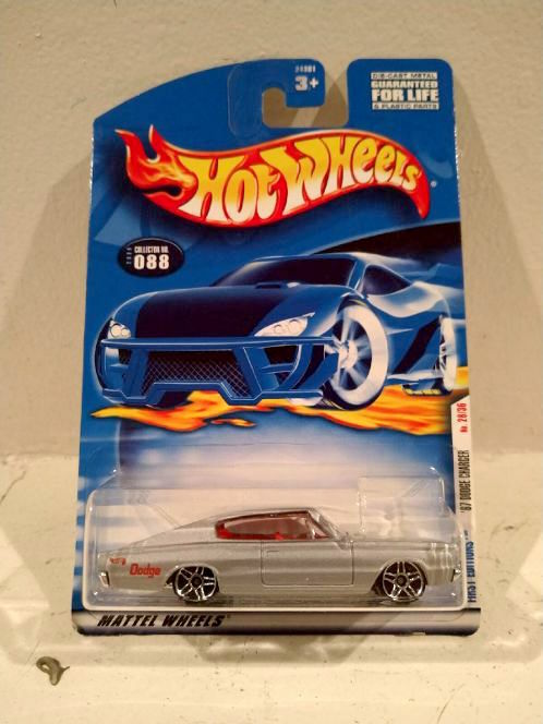 Hot Wheels '67 Dodge Charger #088 Silver Mint in Package 2000