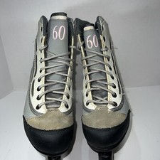 CCM 60 Jamie Sale And David Pelletier Womens Figure Ice Skate Gray Pink Sz 3