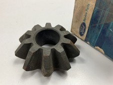 New - Oem Ford D2tz-4215-a Rear Differential Pinion Gear - Dana 70 Axle