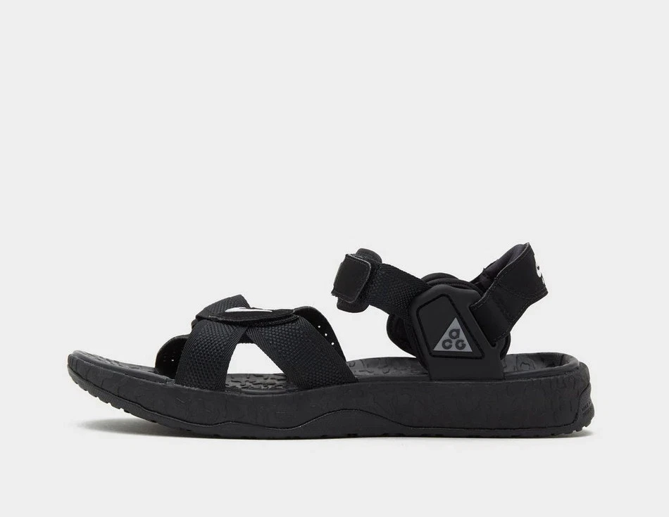Nike ACG Air Deschutz+ Men's in Black