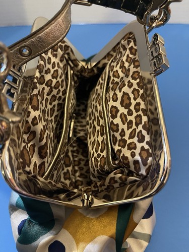 Vintage GUESS Clutch Bag Satin With Silvertone Metal “GUESS” Kiss Lock - Picture 9 of 15