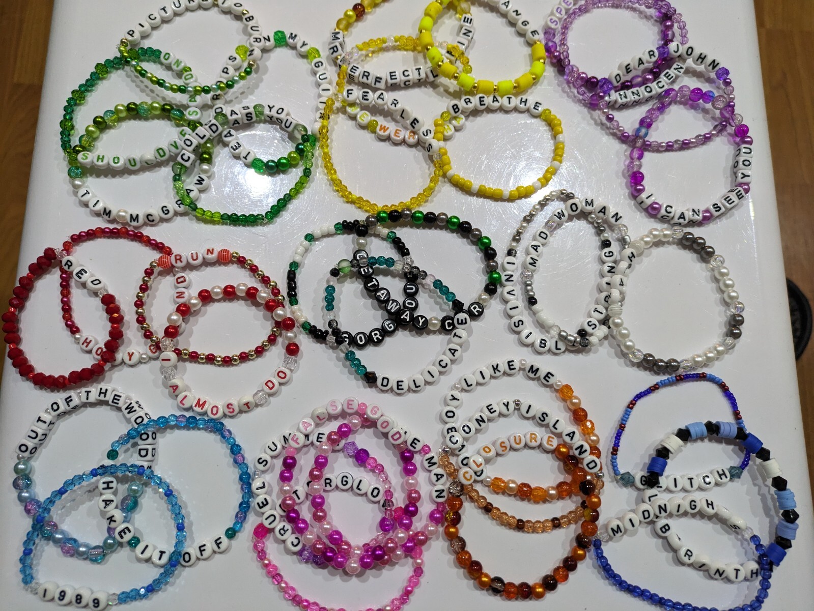 Pulsera Amistad Taylor Swift Todas las Eras Swiftie Regalo Hecho a Mano Elige Canción