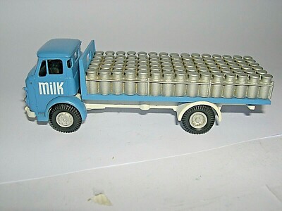 Promod Commer Maxiload with Milk churns Milk Marketing Board  PRO343 1:50 scale