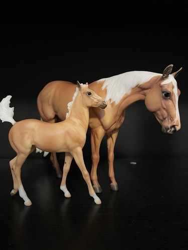 Breyer Mare & Foal Set
