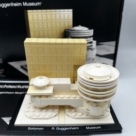 LEGO ARCHITECTURE: Solomon Guggenheim Museum (21004) COMPLETE W/ BOX AND MANUAL
