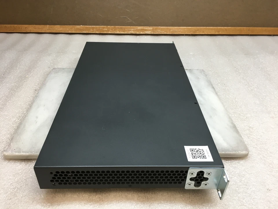 HP 1820-24G J9980A 24 Port Gigabit + 2Ports SFP Uplink Ethernet Switch - Image 4 of 4