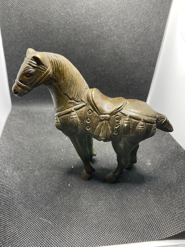 Antigua estatua de caballo de bronce de la dinastía Qing china Foto 2 de 4