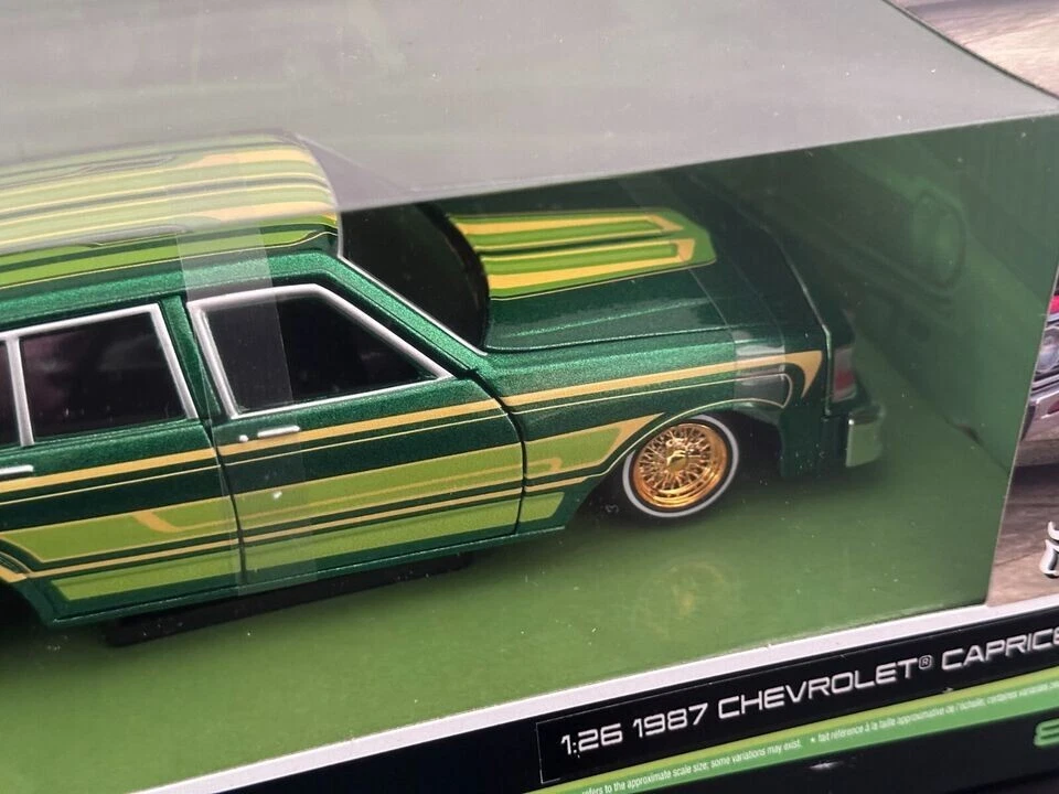 MAISTO LOWRIDERS 1:26 1987 CHEVROLET CAPRICE METALLIC GREEN OUT OF PRODUCTION!!! - Image 3 of 4