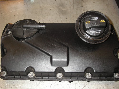 VW/AUDI VENTILDECKEL ZYLINDERKOPFHAUBE 038103469 038103475