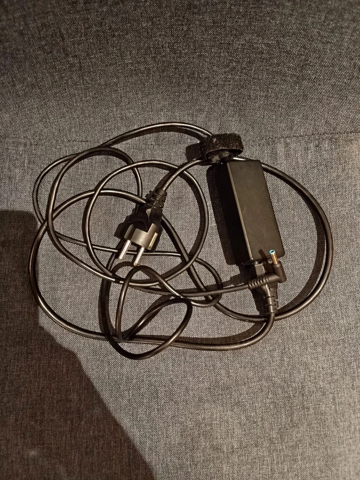 Notebook Hp Pavilion 15 pollici usato Ryzen 5 2500u 8gb ram 256 gb ssd - Immagine 3 di 4