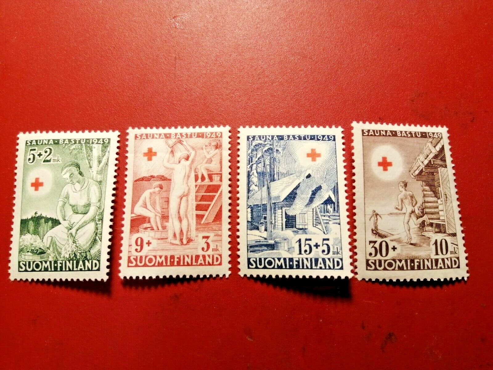 *Finlandia *1949 Cruz Roja-Sauna Finlandesa *SET-4 * 4 Como Nuevo -con...