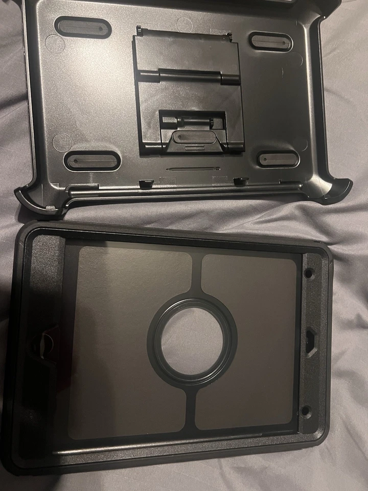 NEW OtterBox Defender Series iPad Mini 5th Gen Case Black - Image 2 of 3
