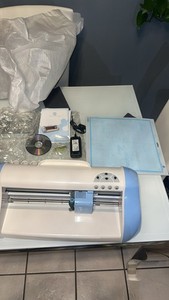 Pazzles Inspiration Electronic Die Cutting Machine w/ Mat, Adapter & Software CD