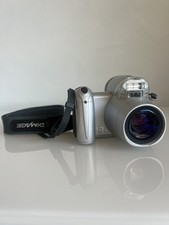 Konica Minolta Dimage Z10 - Silber - 3.2 MP - 8x Zoom - Digitalkamera