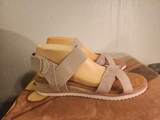 Bobs from Skechers Memory Foam Desert Kiss Womens 10 Beige Ankle Strap Sandals