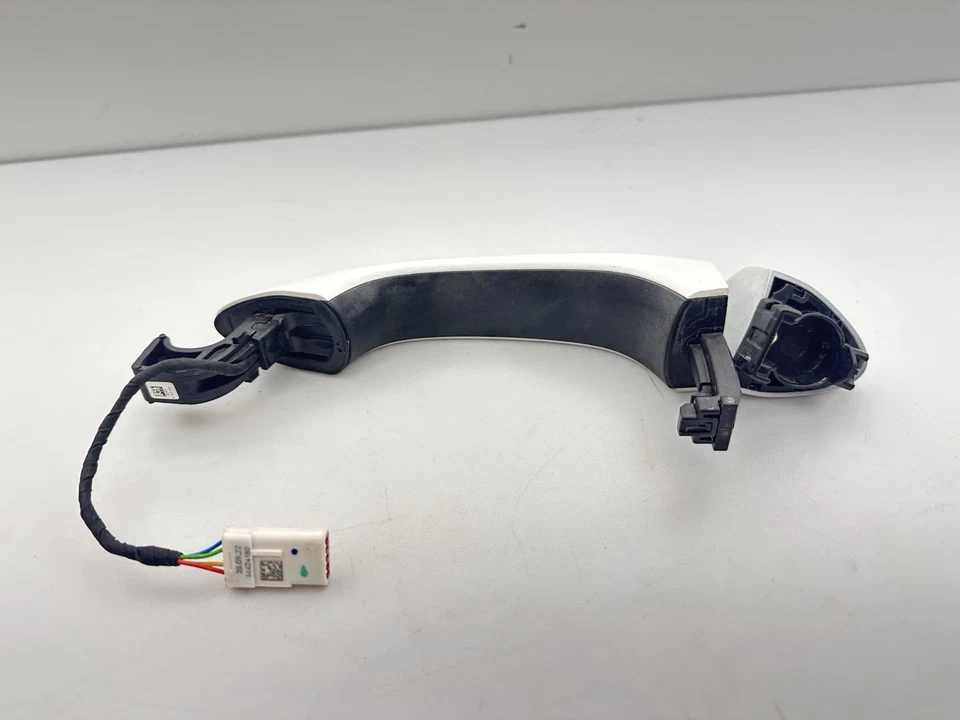 Manija de puerta exterior Buick Encore GX 2024-25 Summit blanca 2 pines con cromo 102711 Foto 2 de 4