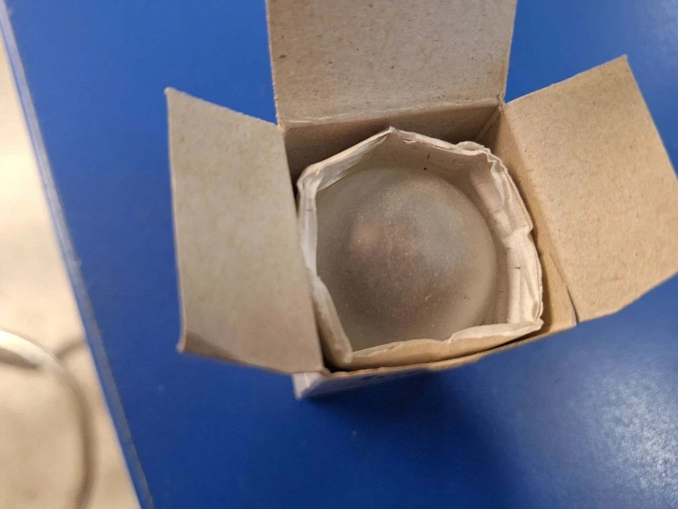 HALCO 9046 S11TF7.5 MEDIUM BASE TUFF SKIN 7.5W 130V S11 BULB SHATTER RESISTANT - Image 3 of 4