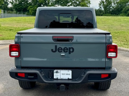 2025 Jeep Gladiator NightHawk - Picture 5 of 40