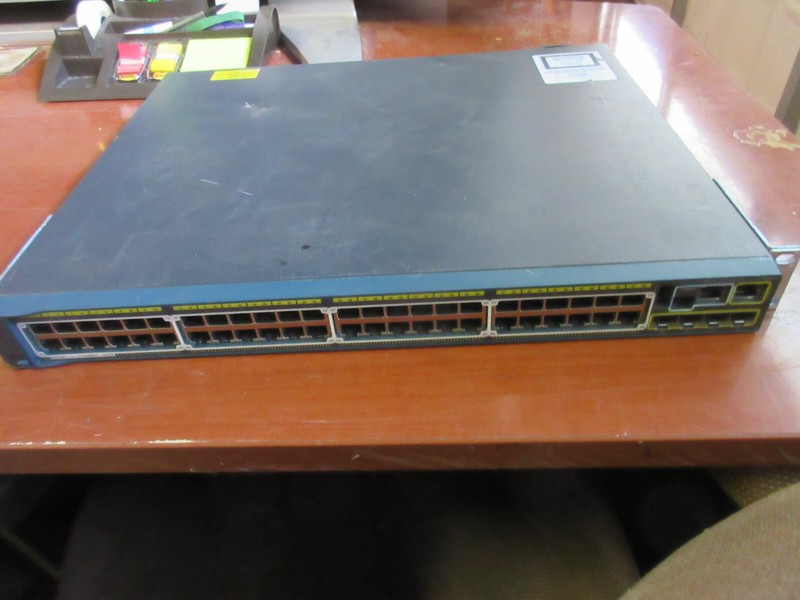 Cisco Catalyst (2960S-48LPS-L) 48-Ports Rack-Mountable Switch Managed USED