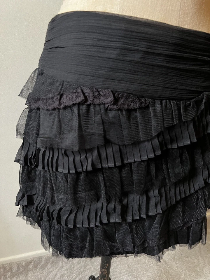 Minifalda Juicy Couture negra de seda con volantes para mujer 4 juegos con disfraces gótico punk Foto 3 de 4