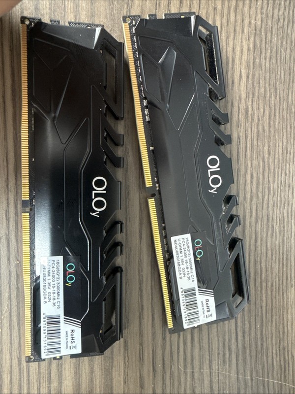 OLOy 16GB (2x8GB) PC4-24000 (DDR4-3000) UDIMM Memory MD4U083016BGDA