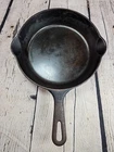 Vintage Griswold #5 Cast Iron Skillet 724 K Small Logo LAYS FLAT No Pitting Erie