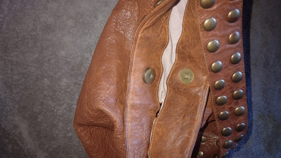 Bolso de cuero vintage Kooba Jillian hobo con herrajes de latón Foto 3 de 4