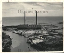 Press Photo Aerial view of power plant in New York - tua61258