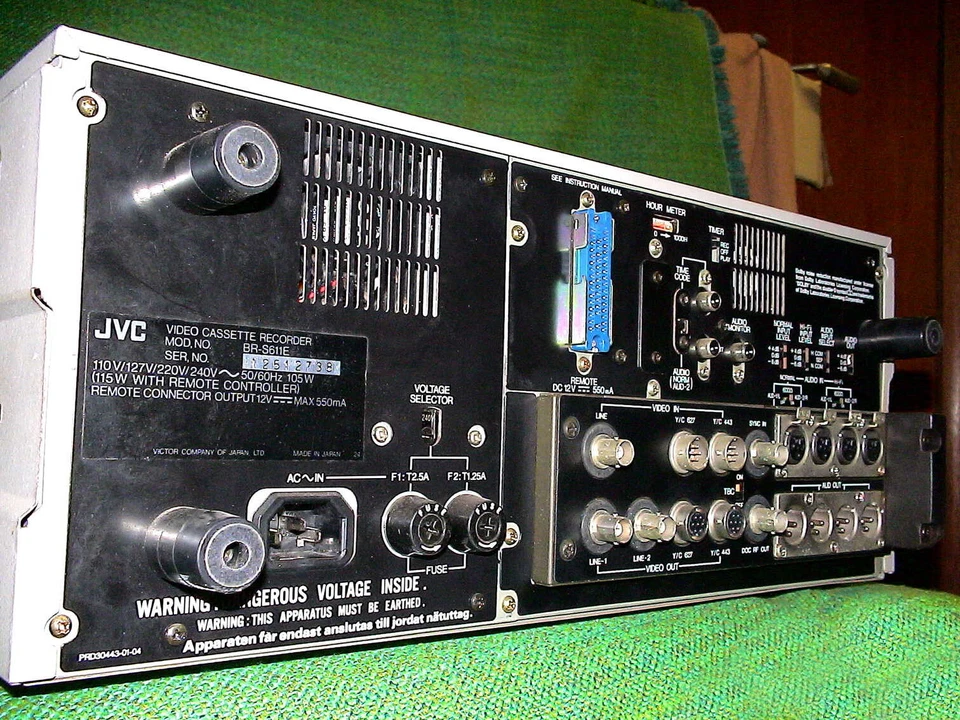 JVC BR-S611E VHS HIFI Highend Videorecorder Radiomuseum Studio HQ PAL Au Dubbing - Bild 2 von 4