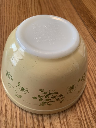 Vtg Pyrex Shenandoah 401 Mixing Nesting Bowl Butter Yellow Green Floral 750ml - Picture 11 of 22