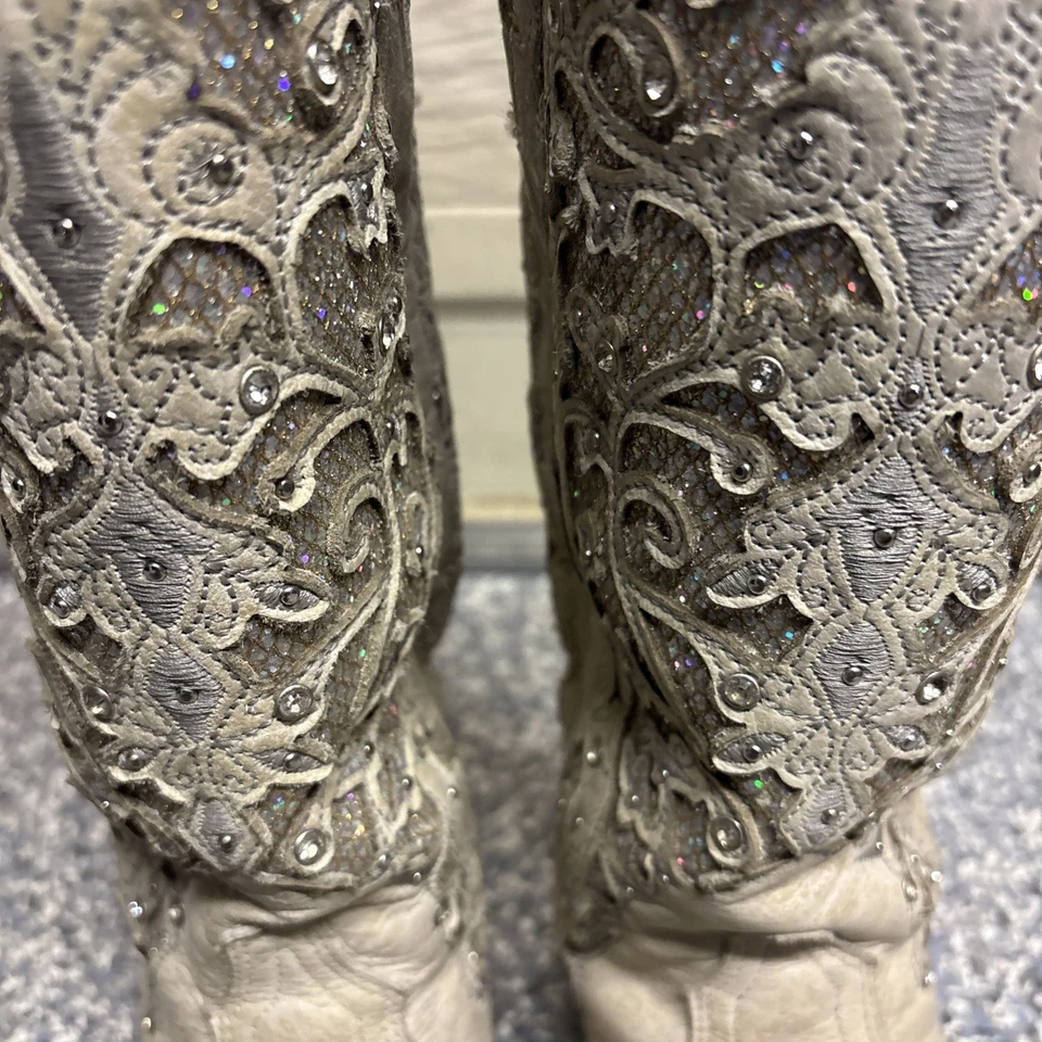Botas de Vaquero CORRAL 7m Crema Floral Bordadas Puntera Cortada Tachuelas y Cristales Foto 4 de 4
