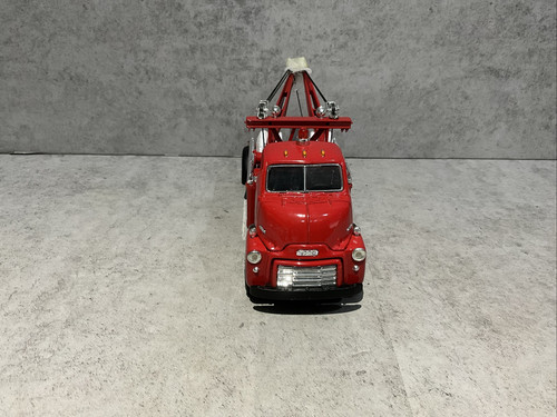 First Gear 1952 GMC Heavy Duty Wrecker Hubbard Auto Center 1:34 Scale Diecast - Picture 3 of 6